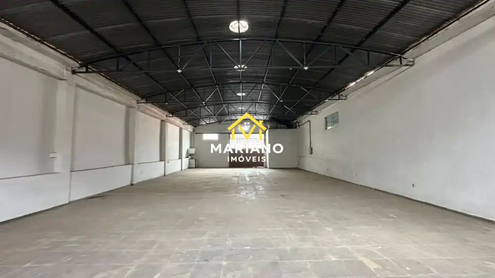 Barracão para Locação no Centro – 270 m² de Área!